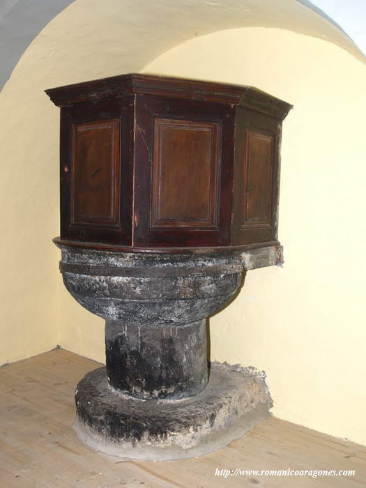 PILA BAUTISMAL.